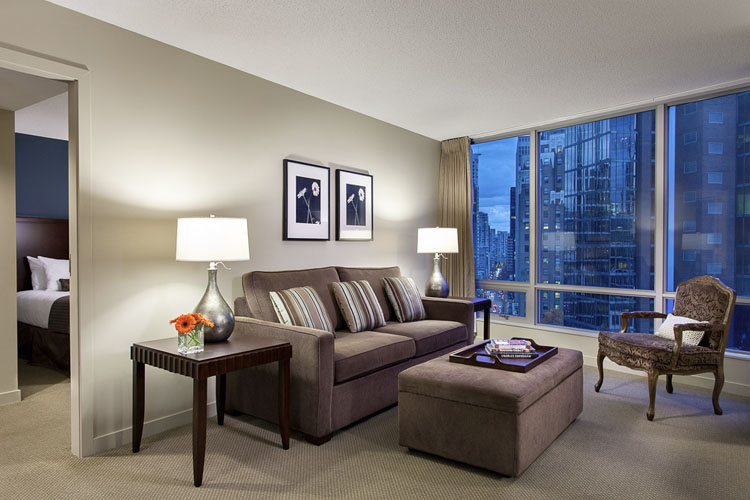 Suite - Auberge Vancouver Hotel - Vancouver