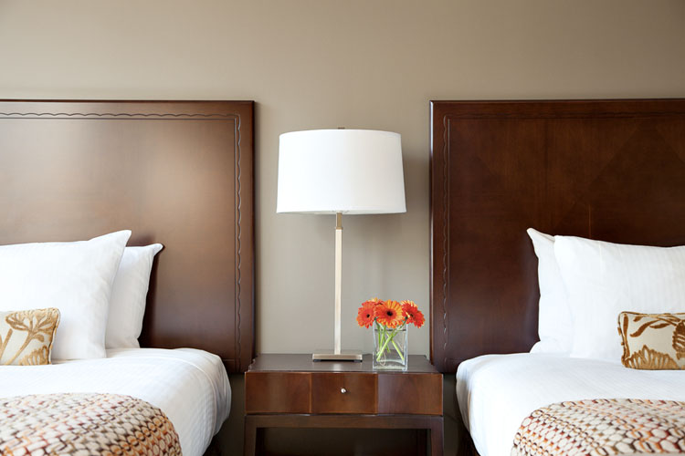 Suite - Auberge Vancouver Hotel - Vancouver