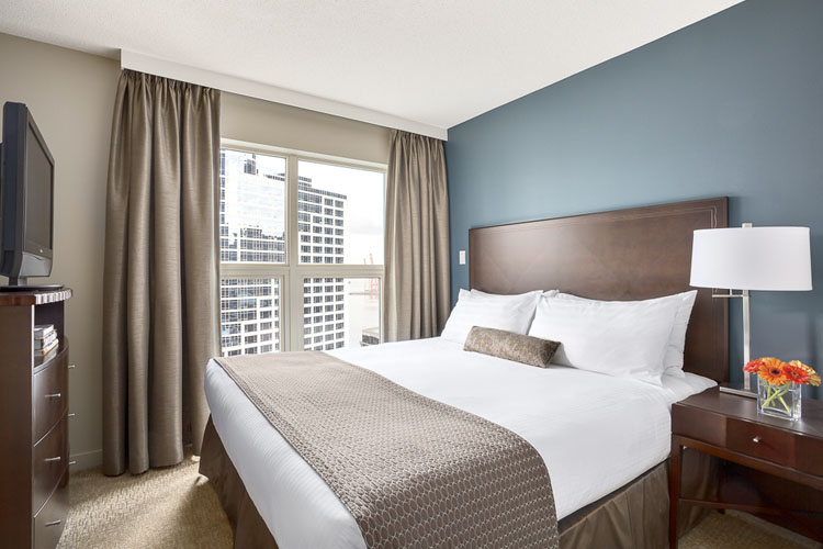 Suite - Auberge Vancouver Hotel - Vancouver