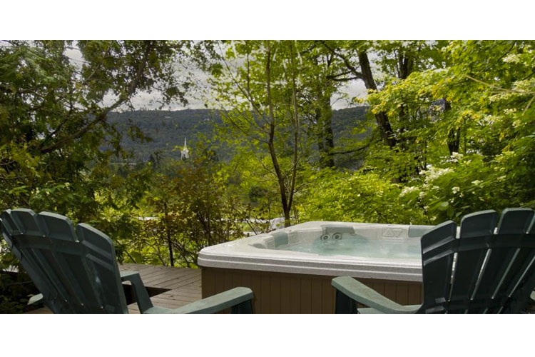 Jacuzzi - Le petit Clocher - Saint-Sauveur