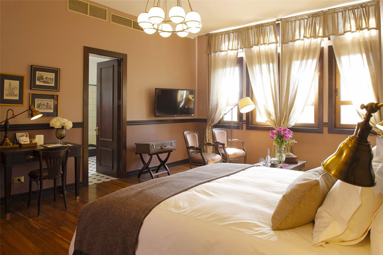 Suite - Hotel Boutique Castillo Rojo - Santiago de Chile