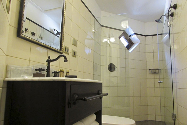 Classic Room - Hotel Boutique Castillo Rojo - Santiago de Chile