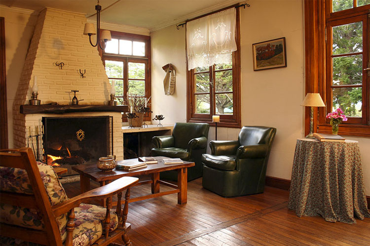 Lounge - Estancia Nibepo Aike - Lago Roca