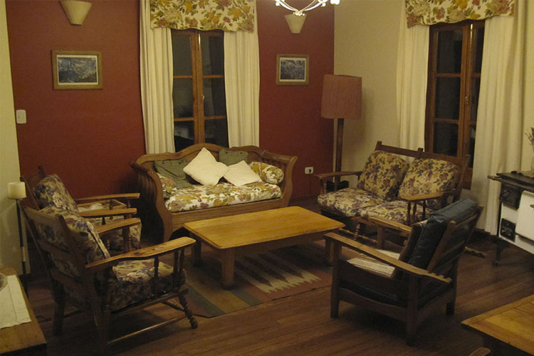 Lounge - Estancia Nibepo Aike - Lago Roca